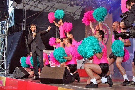 pink-poms