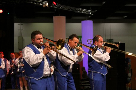 swinging-fanfares