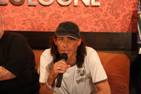 alex-parche-charity