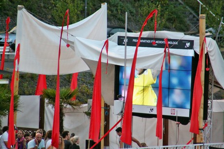 grosses-fernsehen